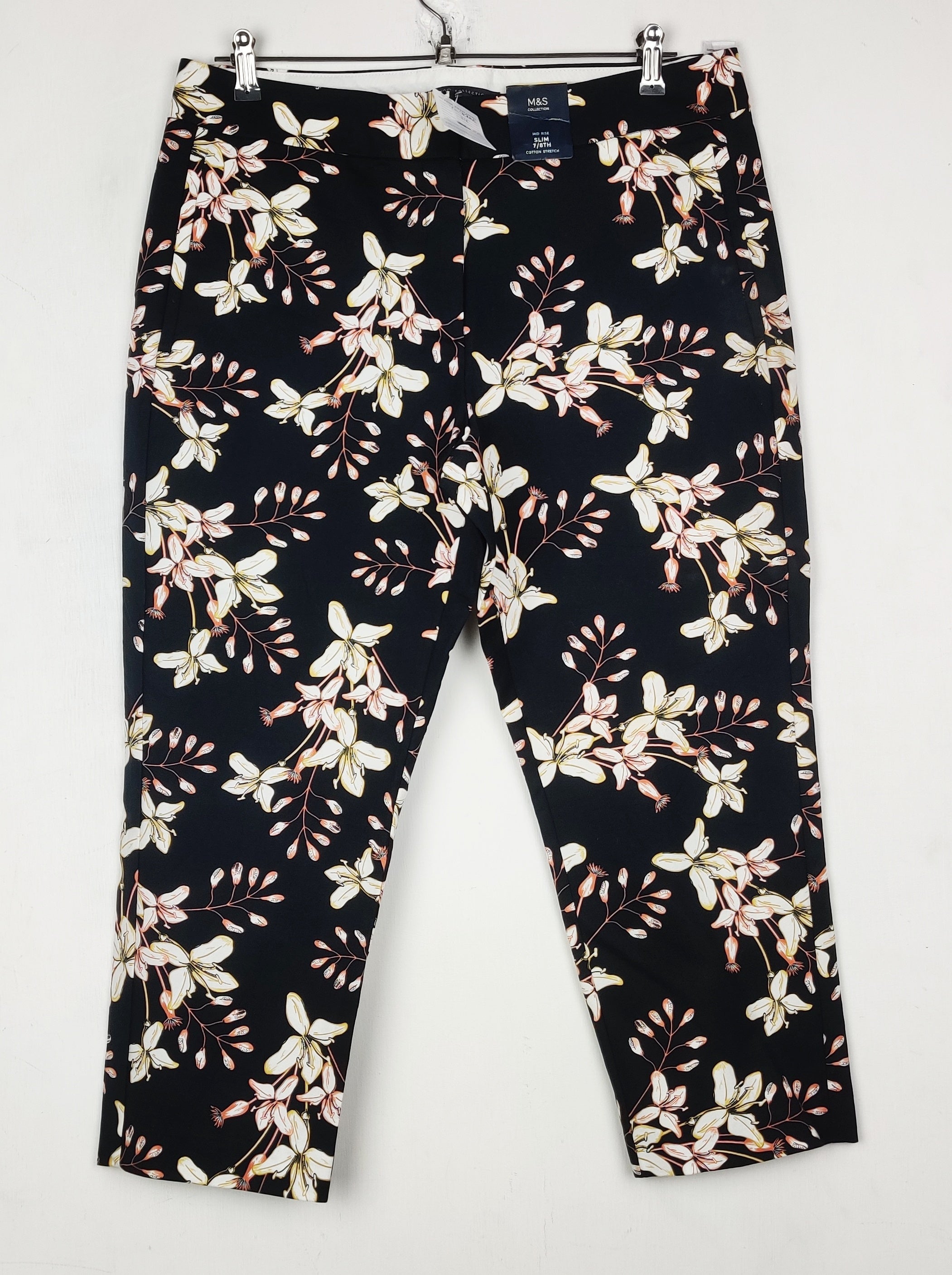 Buy online pre-used pre-loved 100% authentic & Original branded Marks & Spencer (T-3306) available in Pakistan. Top international brands avilable.