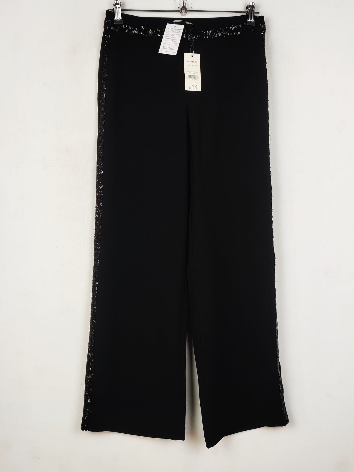 Buy online pre-used pre-loved 100% authentic & Original branded George (T-3356) available in Pakistan. Top international brands avilable.