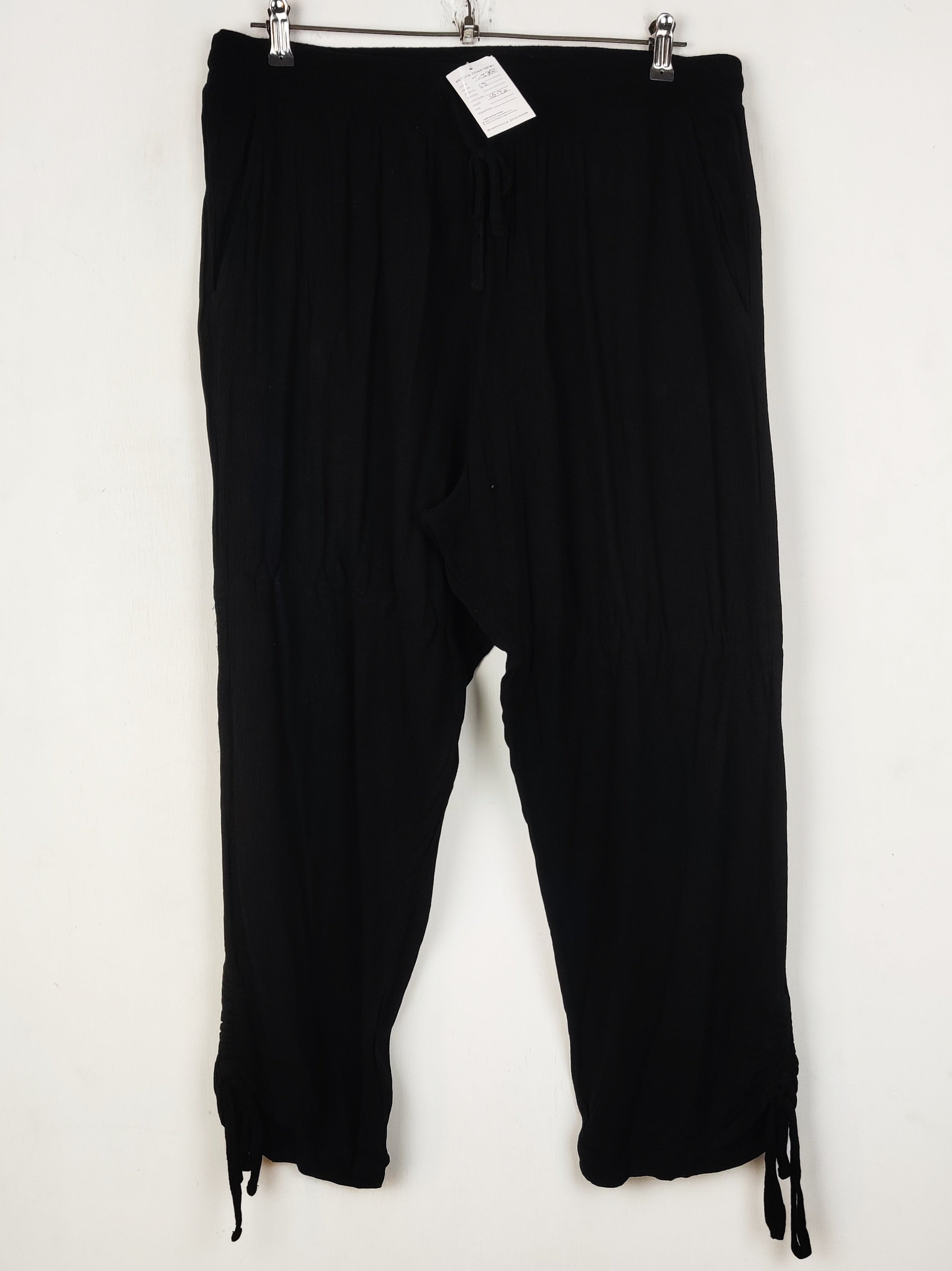 Buy online pre-used pre-loved 100% authentic & Original branded Primark (T-3363) available in Pakistan. Top international brands avilable.