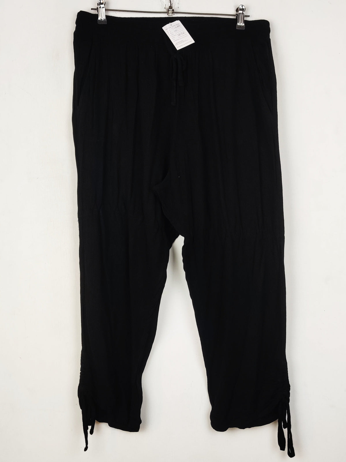Buy online pre-used pre-loved 100% authentic & Original branded Primark (T-3363) available in Pakistan. Top international brands avilable.