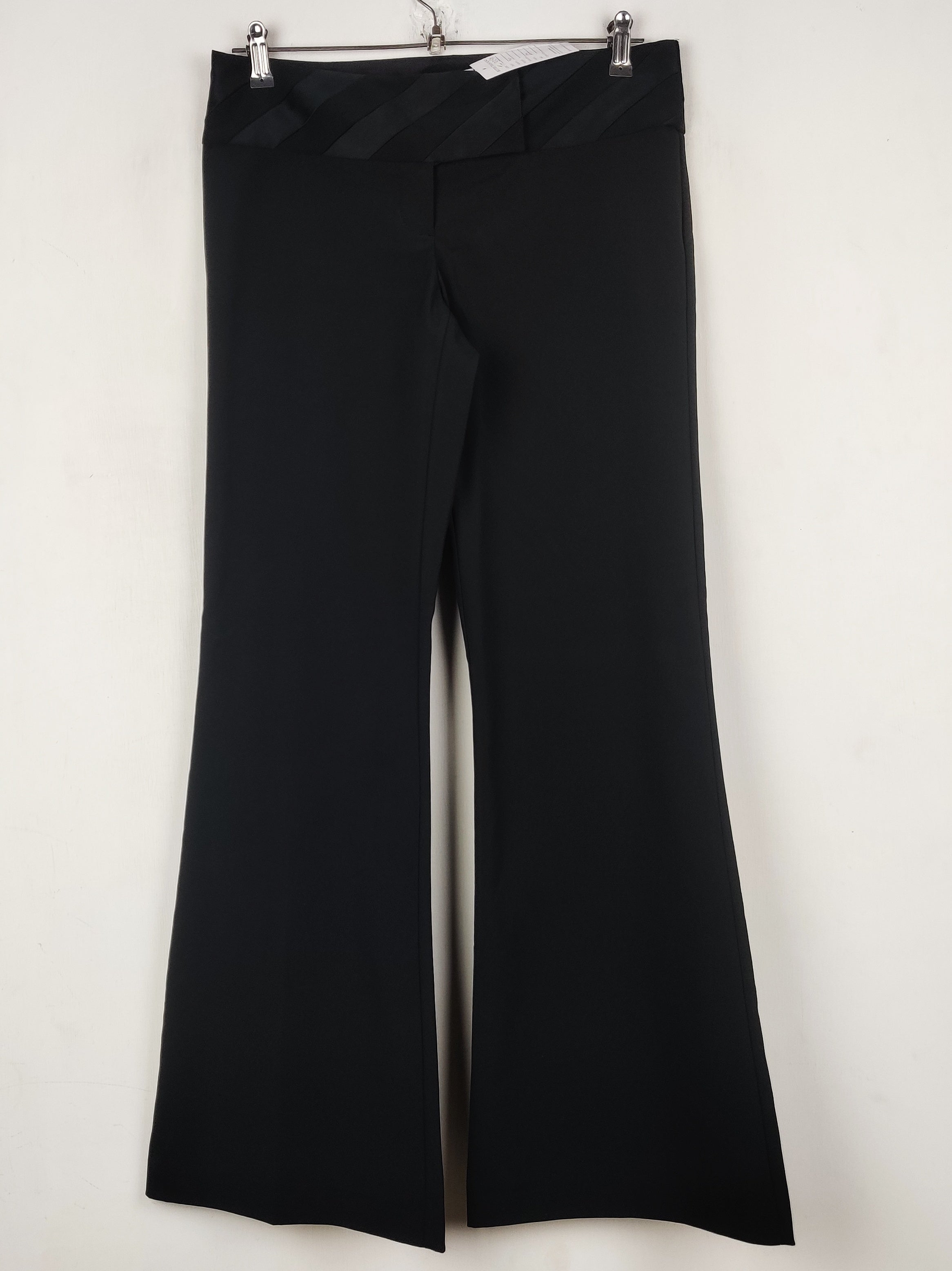 Buy online pre-used pre-loved 100% authentic & Original branded Oasis (T-3391) available in Pakistan. Top international brands avilable.