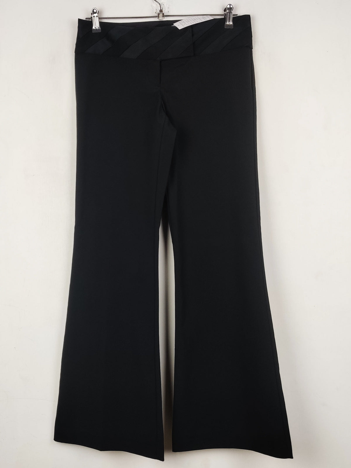 Buy online pre-used pre-loved 100% authentic & Original branded Oasis (T-3391) available in Pakistan. Top international brands avilable.
