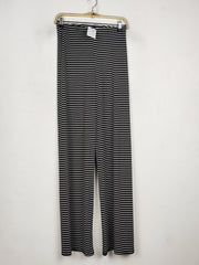 Buy online pre-used pre-loved 100% authentic & Original branded Boohoo (T-3392) available in Pakistan. Top international brands avilable.