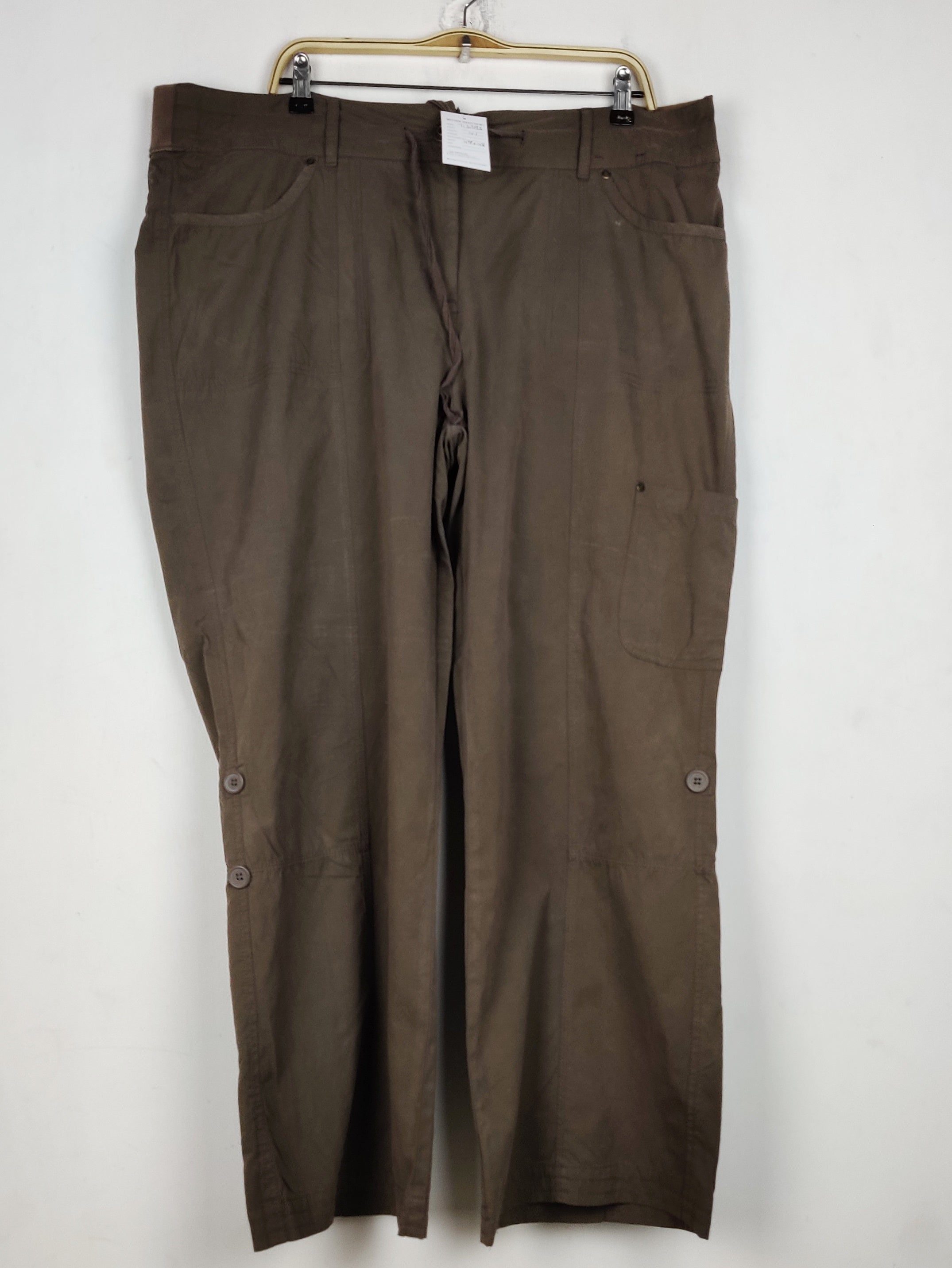 Buy online pre-used pre-loved 100% authentic & Original branded True (T-3393) available in Pakistan. Top international brands avilable.
