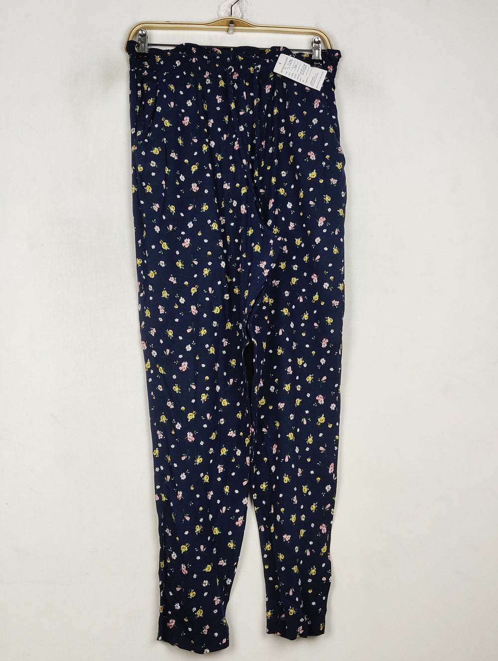 Buy online pre-used pre-loved 100% authentic & Original branded Petite (T-3394) available in Pakistan. Top international brands avilable.