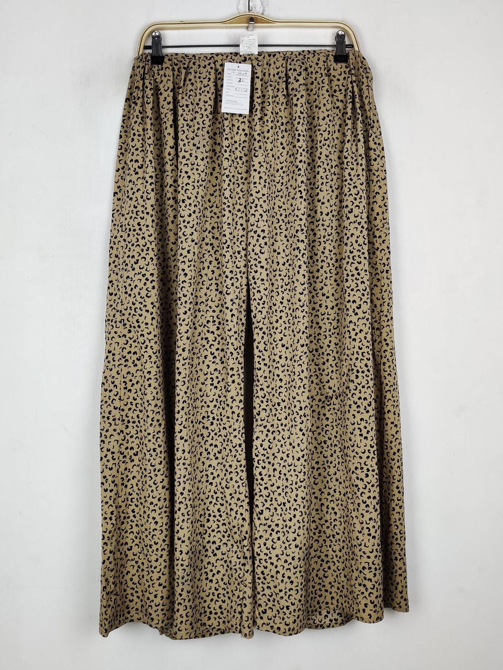 Buy online pre-used pre-loved 100% authentic & Original branded Shein (T-3409) available in Pakistan. Top international brands avilable.