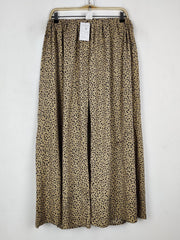 Buy online pre-used pre-loved 100% authentic & Original branded Shein (T-3409) available in Pakistan. Top international brands avilable.