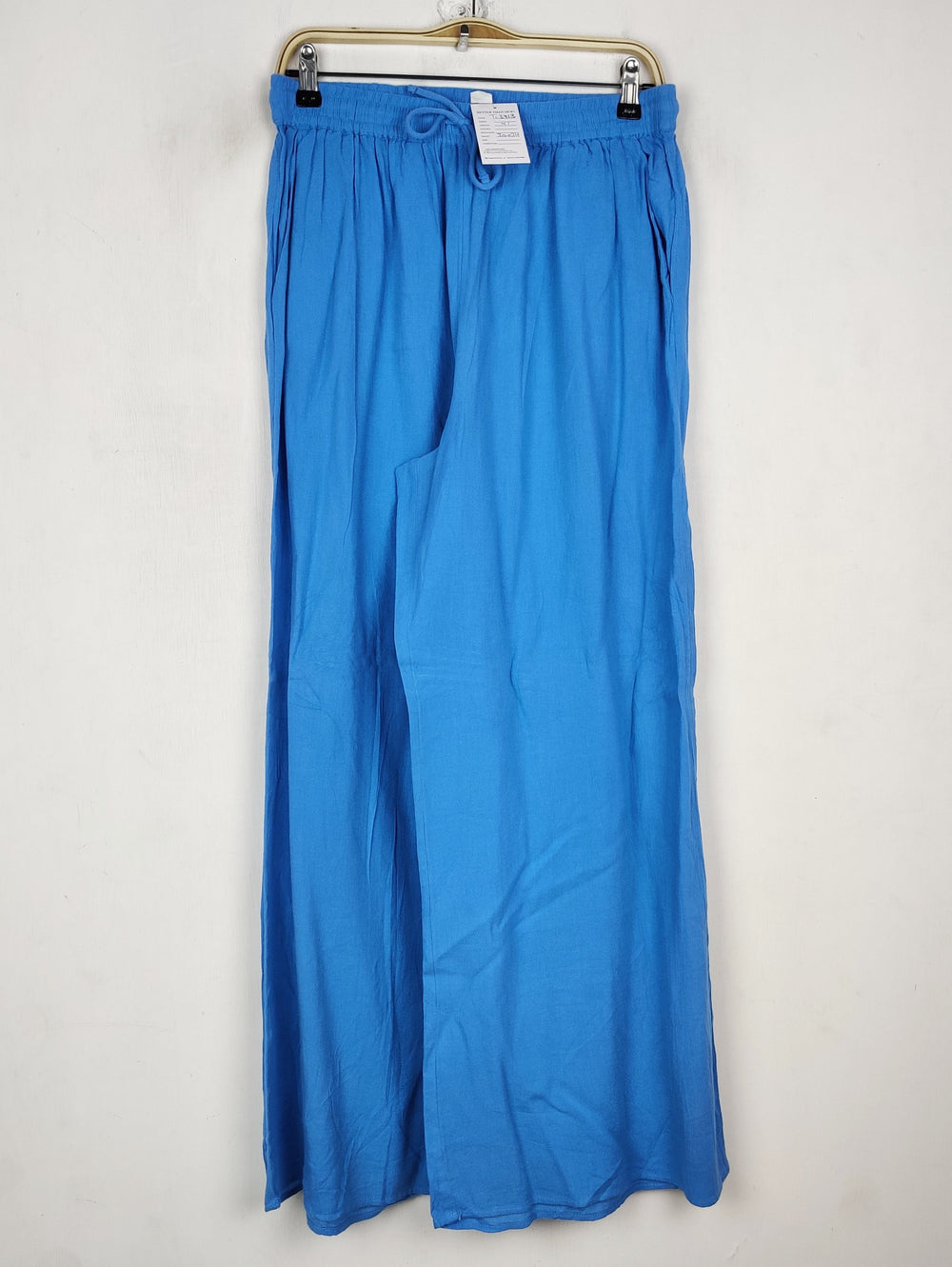 Buy online pre-used pre-loved 100% authentic & Original branded Primark (T-3413) available in Pakistan. Top international brands avilable.