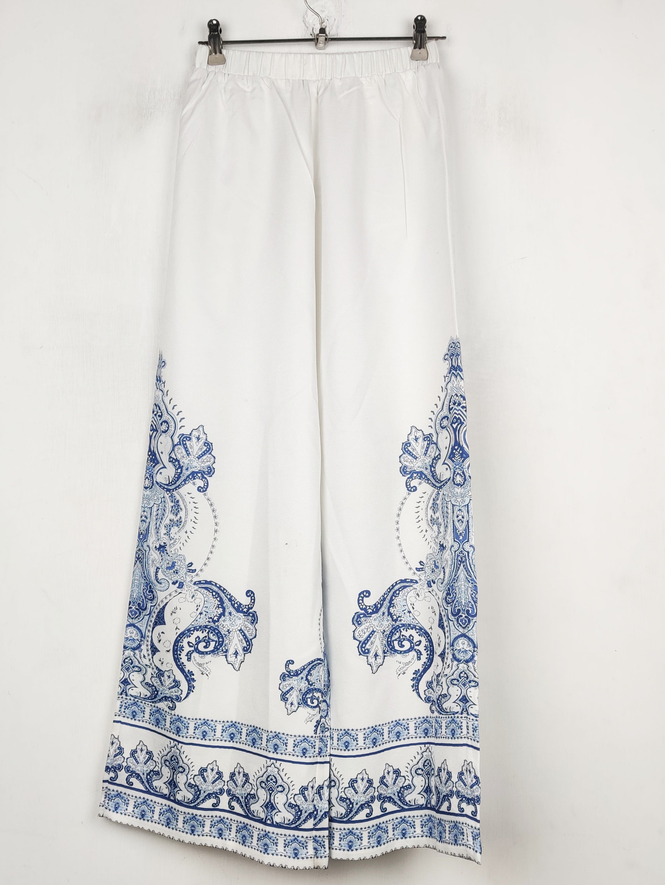 Buy online pre-used pre-loved 100% authentic & Original branded Shein (T-3452) available in Pakistan. Top international brands avilable.