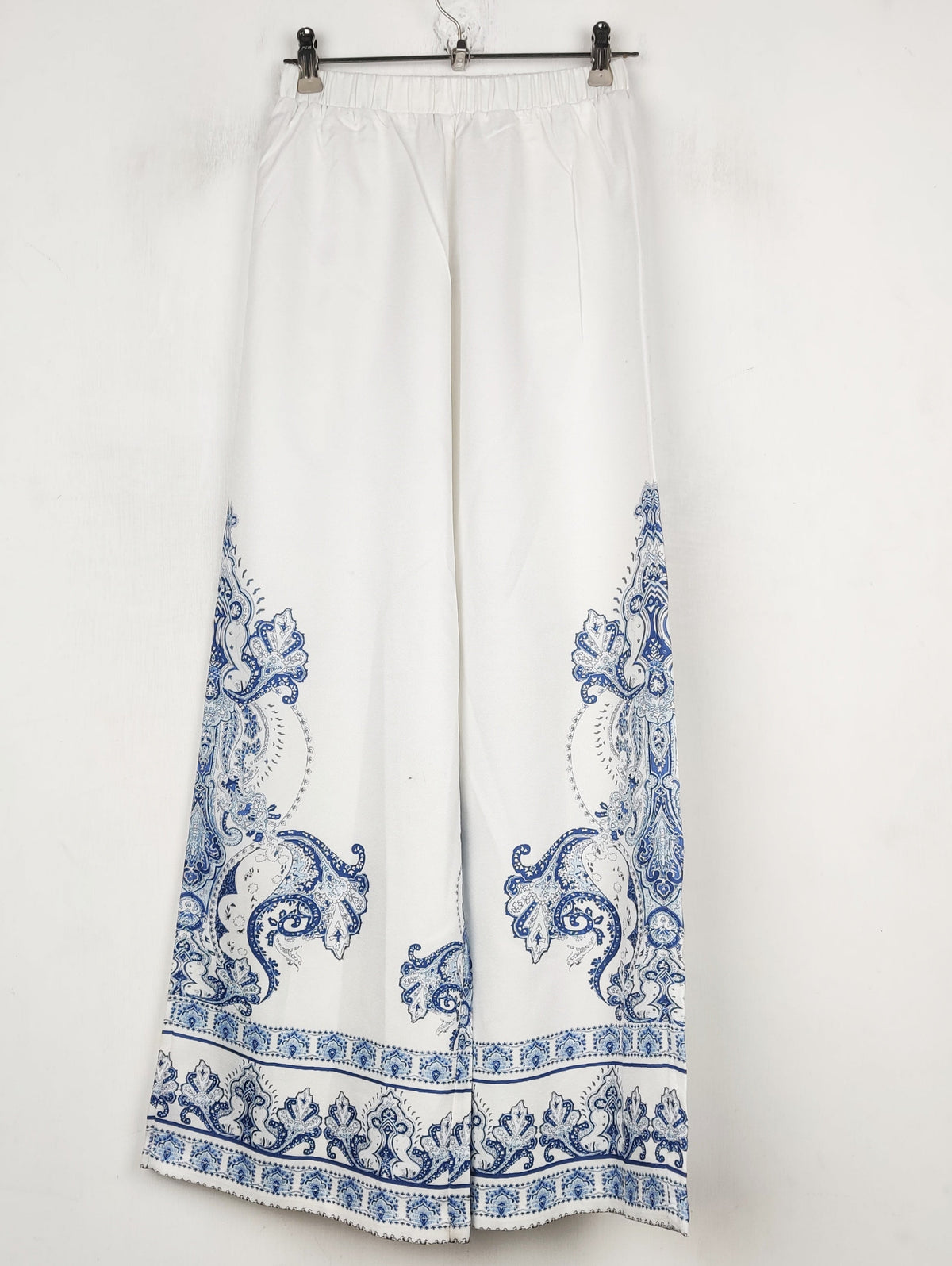 Buy online pre-used pre-loved 100% authentic & Original branded Shein (T-3452) available in Pakistan. Top international brands avilable.