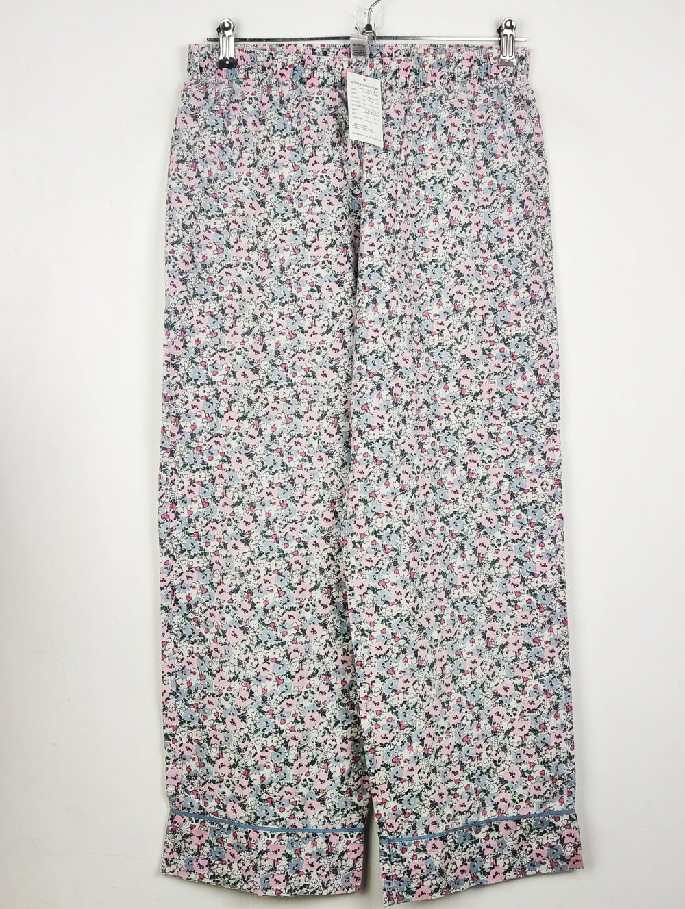 Buy online pre-used pre-loved 100% authentic & Original branded Marks & Spencer (T-3475) available in Pakistan. Top international brands avilable.