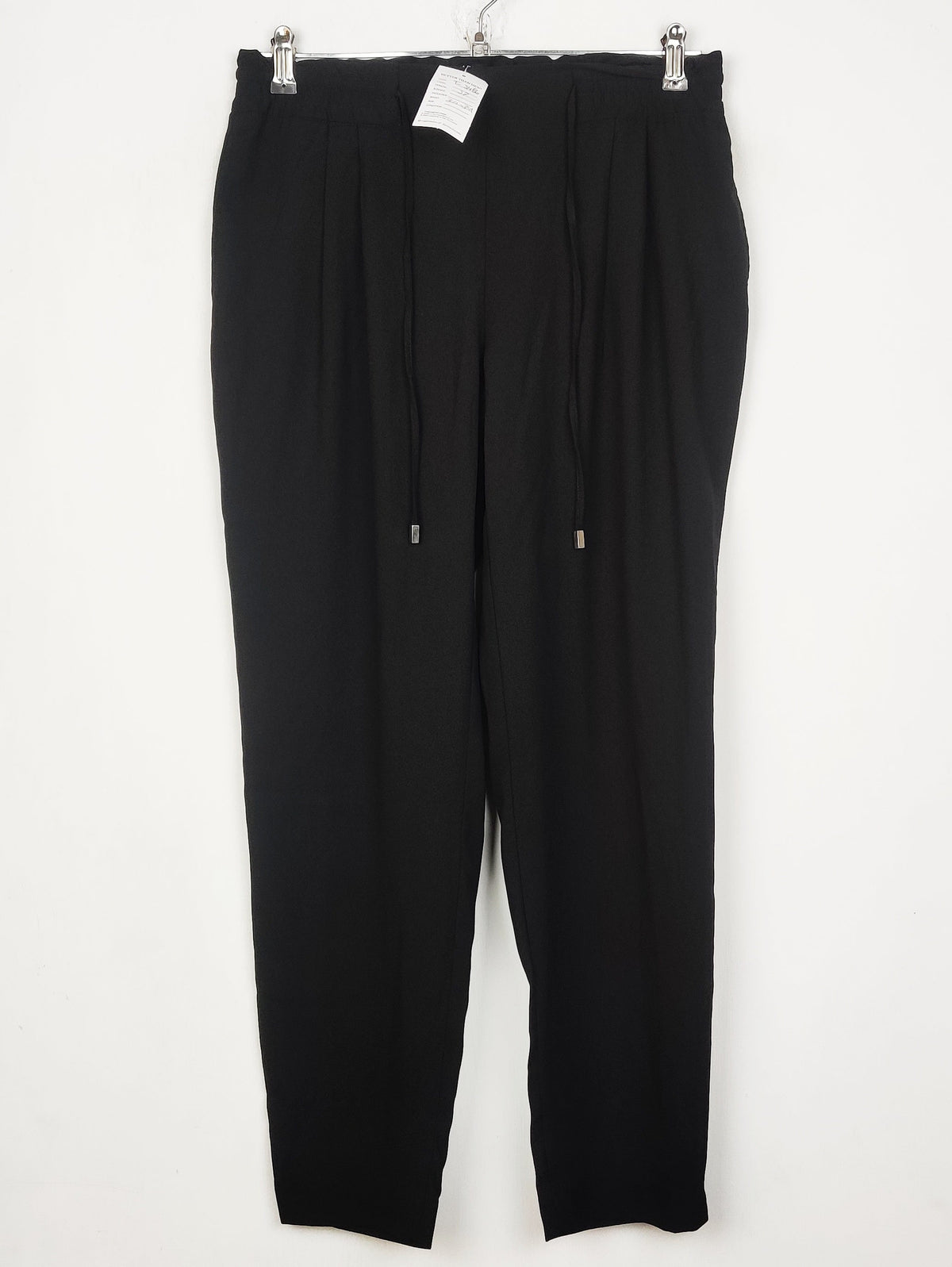 Buy online pre-used pre-loved 100% authentic & Original branded Zara (T-3486) available in Pakistan. Top international brands avilable.