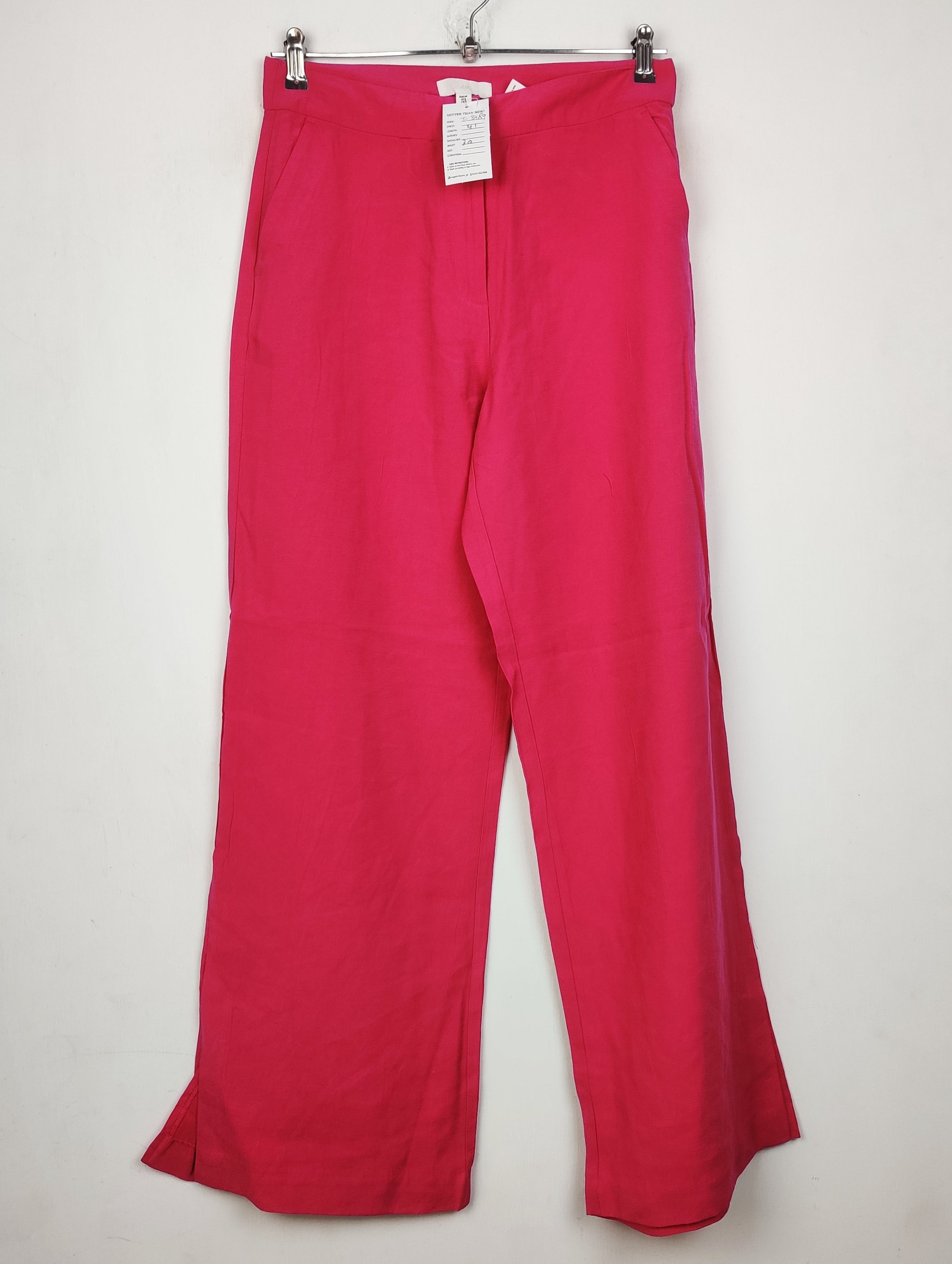 Buy online pre-used pre-loved 100% authentic & Original branded H&M (T-3489) available in Pakistan. Top international brands avilable.