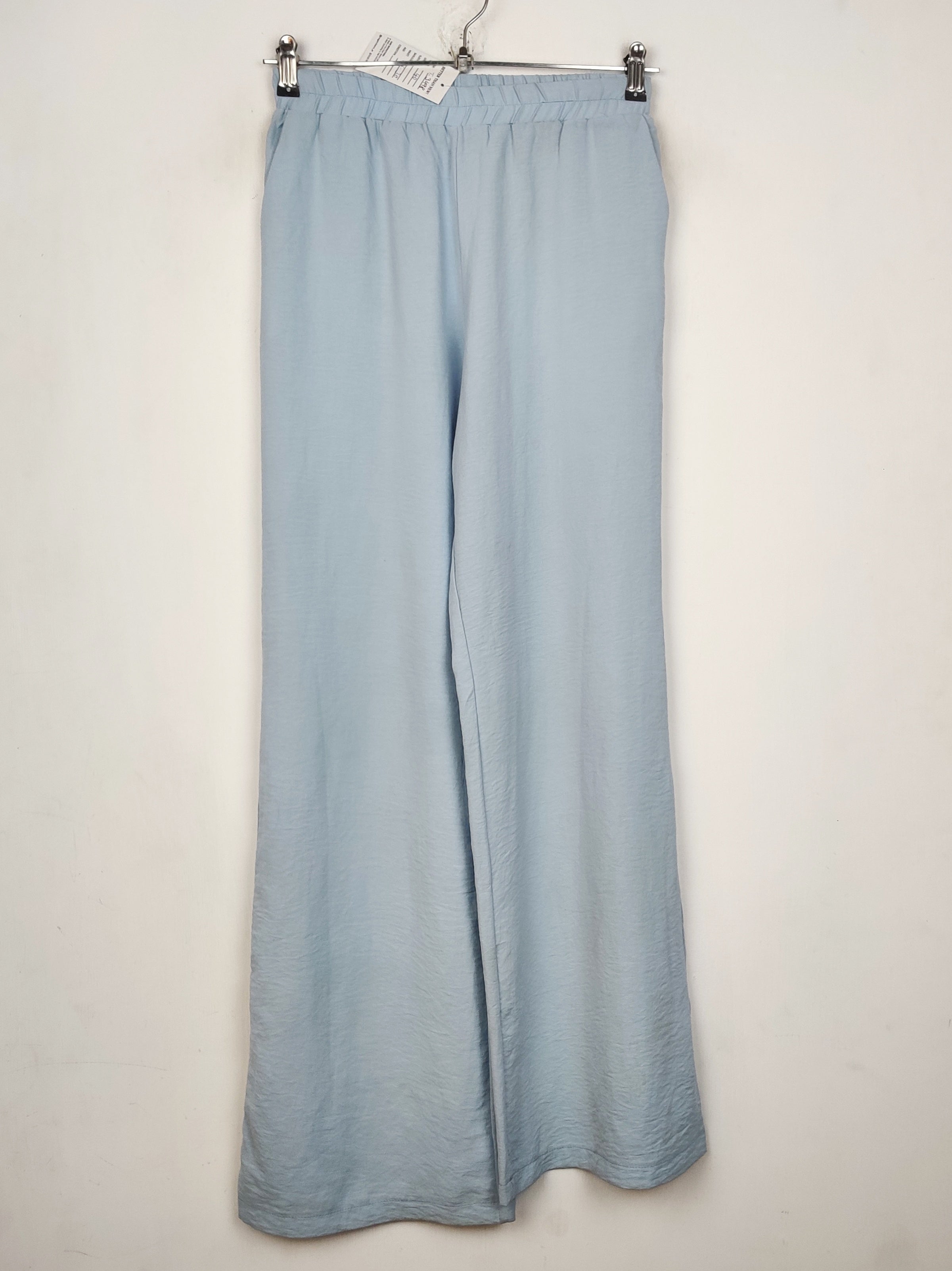 Buy online pre-used pre-loved 100% authentic & Original branded Sollinarry (T-3498) available in Pakistan. Top international brands avilable.