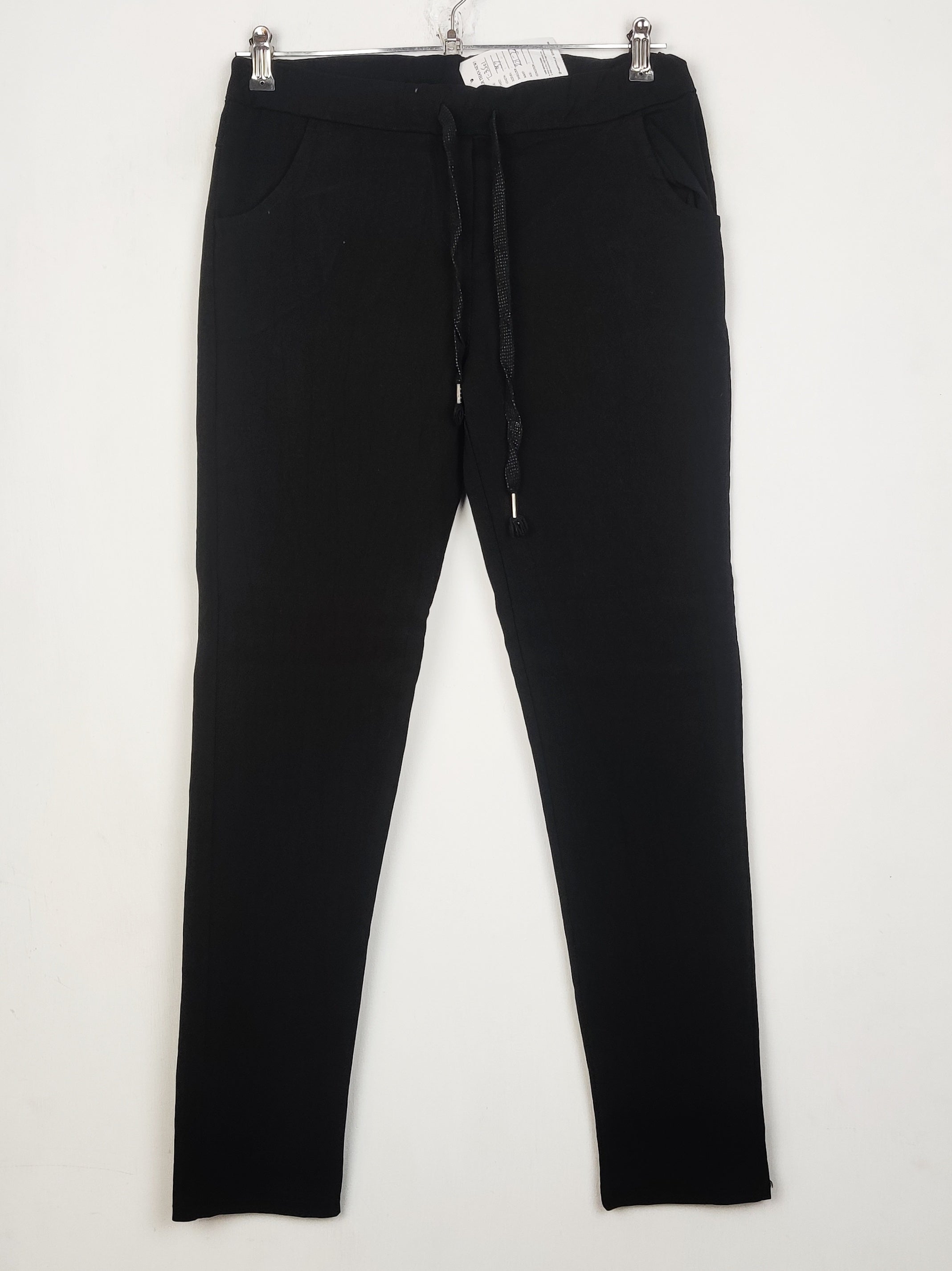 Buy online pre-used pre-loved 100% authentic & Original branded Unknown Brand (T-3501) available in Pakistan. Top international brands avilable.