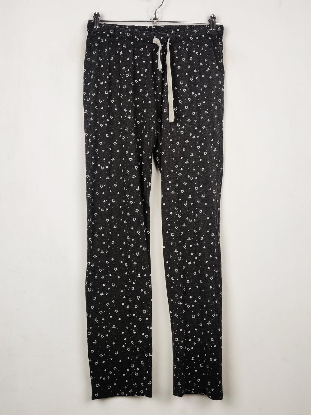 Buy online pre-used pre-loved 100% authentic & Original branded T&R (T-3520) available in Pakistan. Top international brands avilable.