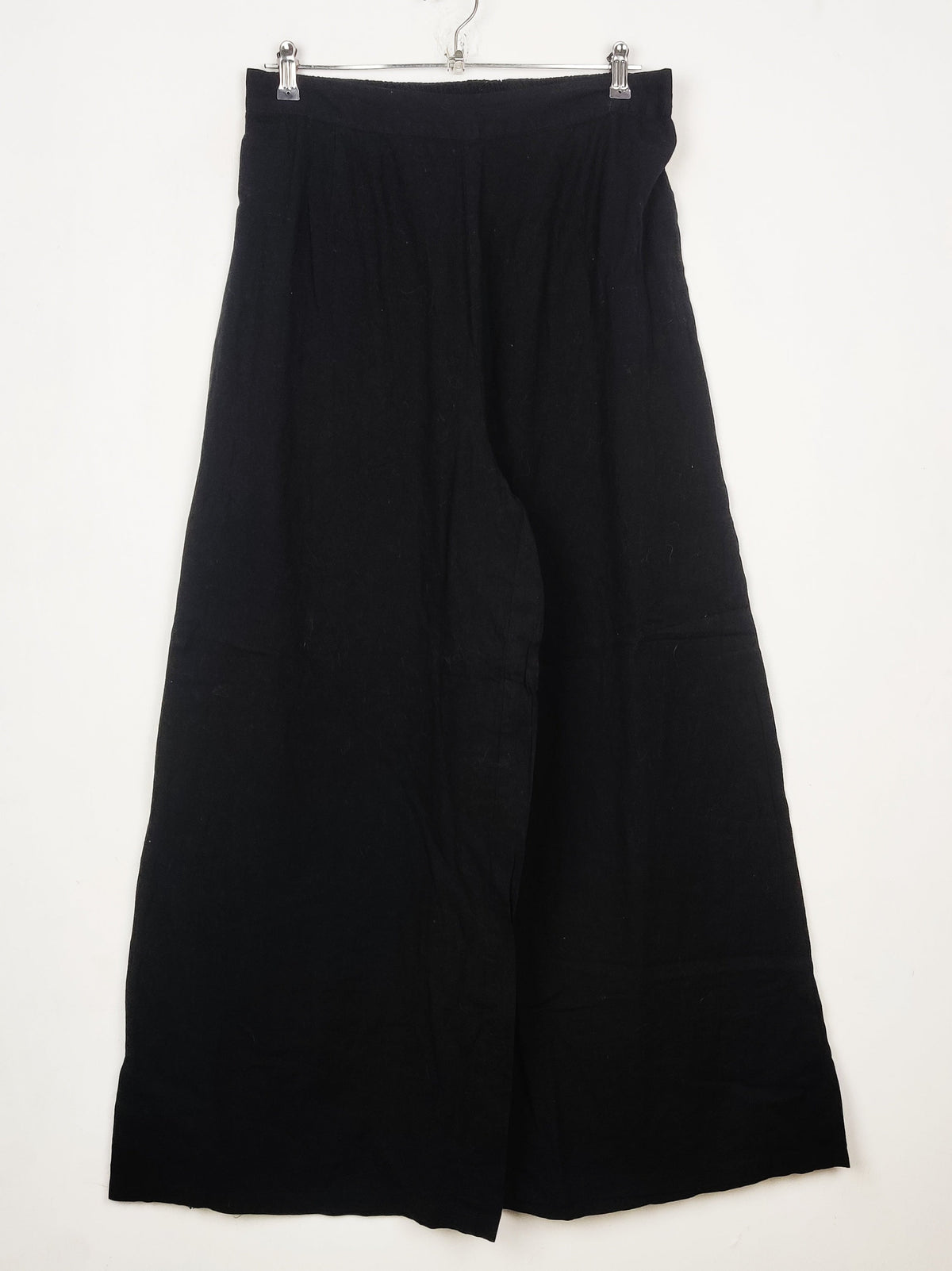 Buy online pre-used pre-loved 100% authentic & Original branded Prettylittlething (T-3532) available in Pakistan. Top international brands avilable.