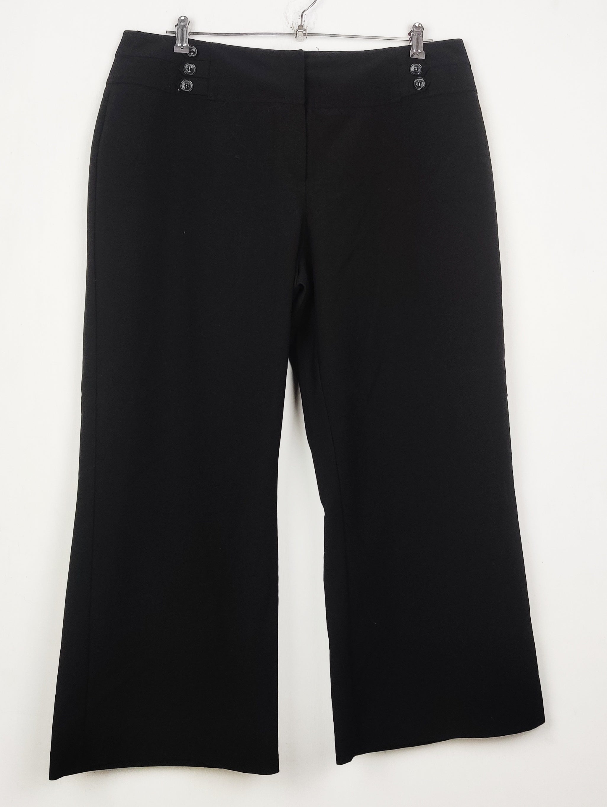 Buy online pre-used pre-loved 100% authentic & Original branded Boohoo (T-3533) available in Pakistan. Top international brands avilable.