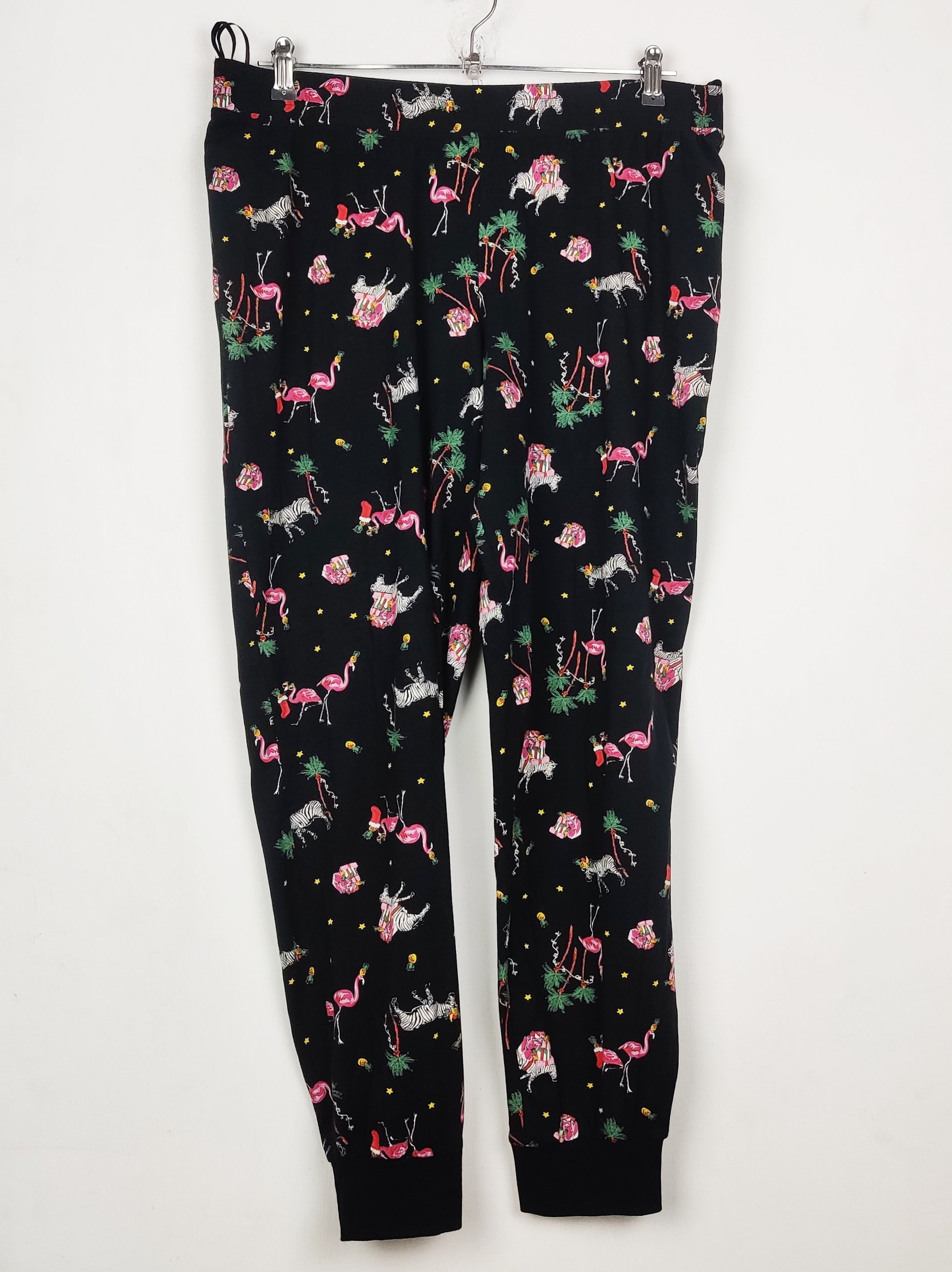 Buy online pre-used pre-loved 100% authentic & Original branded Marks & Spencer (T-3536) available in Pakistan. Top international brands avilable.