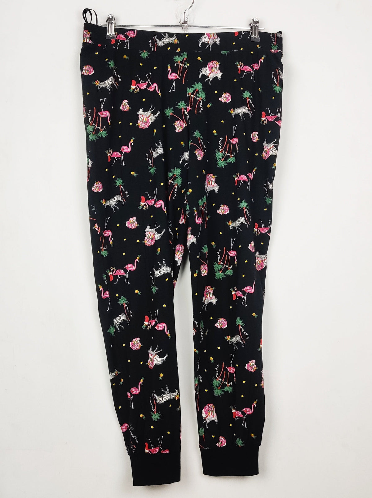 Buy online pre-used pre-loved 100% authentic & Original branded Marks & Spencer (T-3536) available in Pakistan. Top international brands avilable.