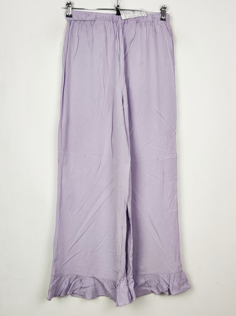 Buy online pre-used pre-loved 100% authentic & Original branded Shein (T-3543) available in Pakistan. Top international brands avilable.