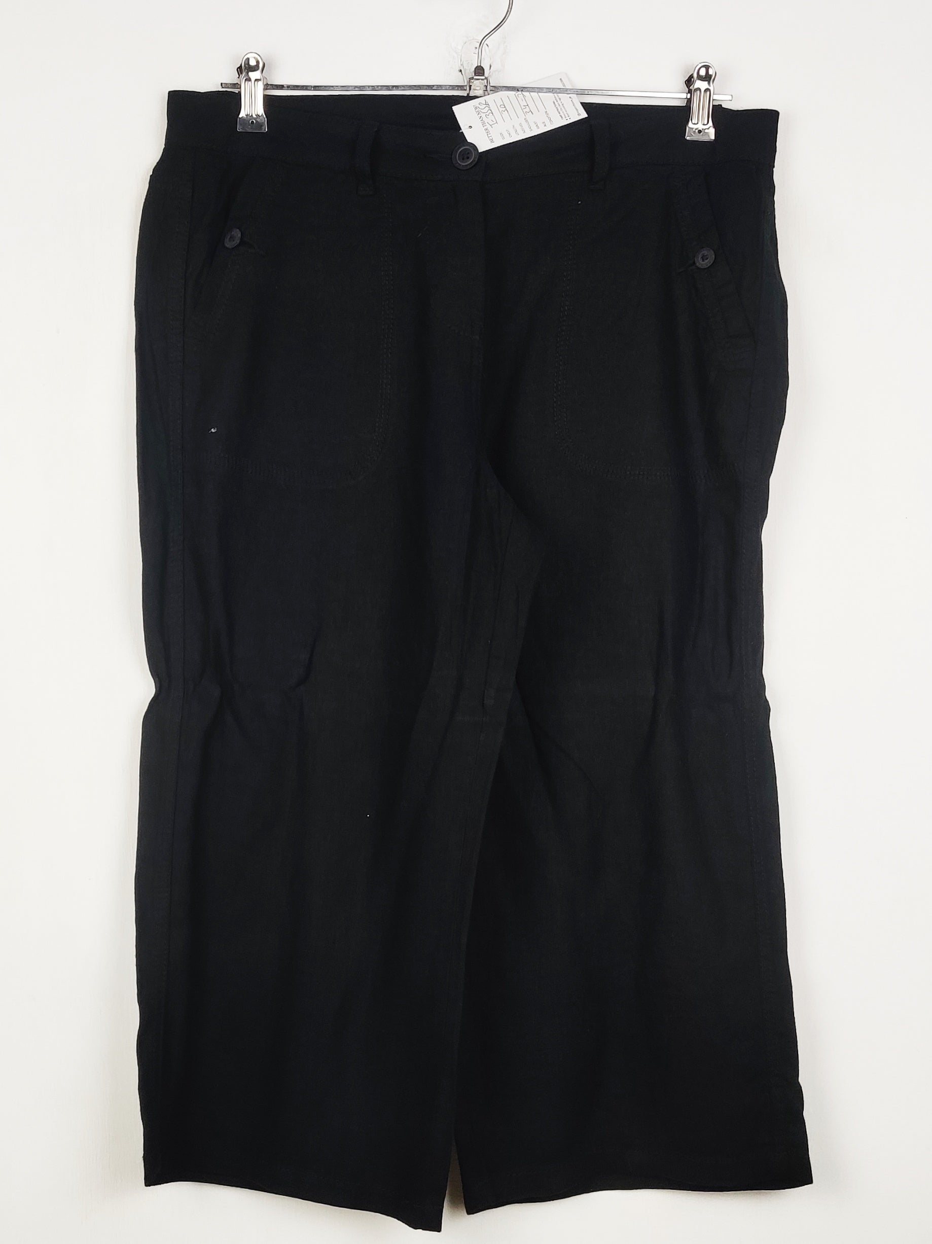 Buy online pre-used pre-loved 100% authentic & Original branded Marks & Spencer (T-3552) available in Pakistan. Top international brands avilable.