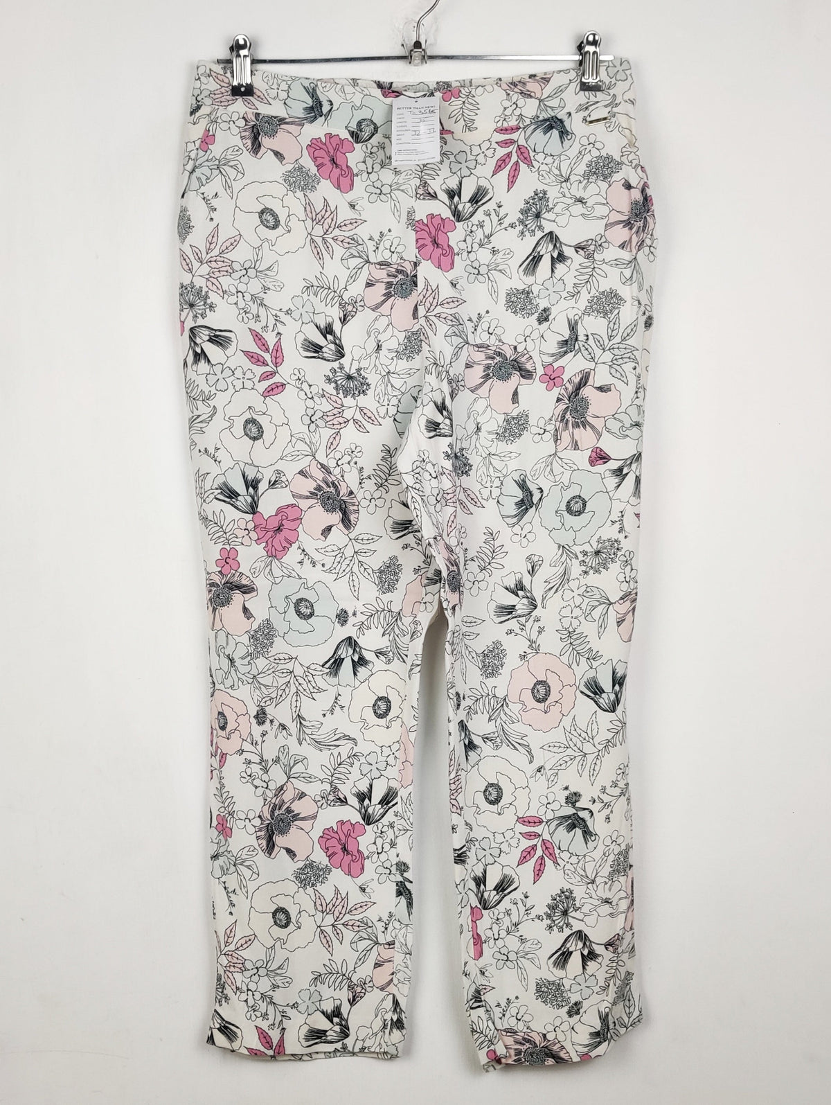 Buy online pre-used pre-loved 100% authentic & Original branded Marks & Spencer (T-3565) available in Pakistan. Top international brands avilable.