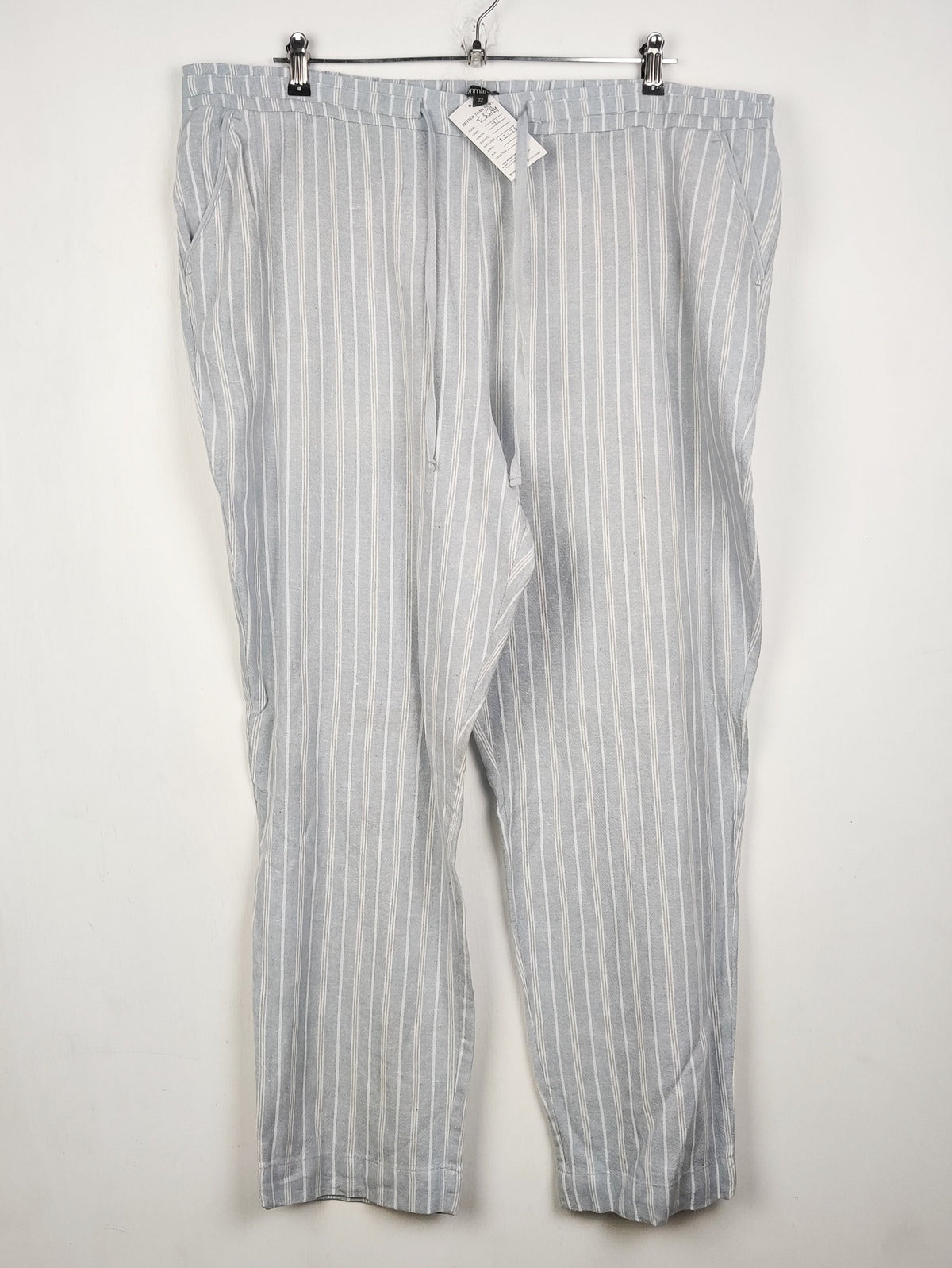 Buy online pre-used pre-loved 100% authentic & Original branded Bonmarche (T-3584) available in Pakistan. Top international brands avilable.