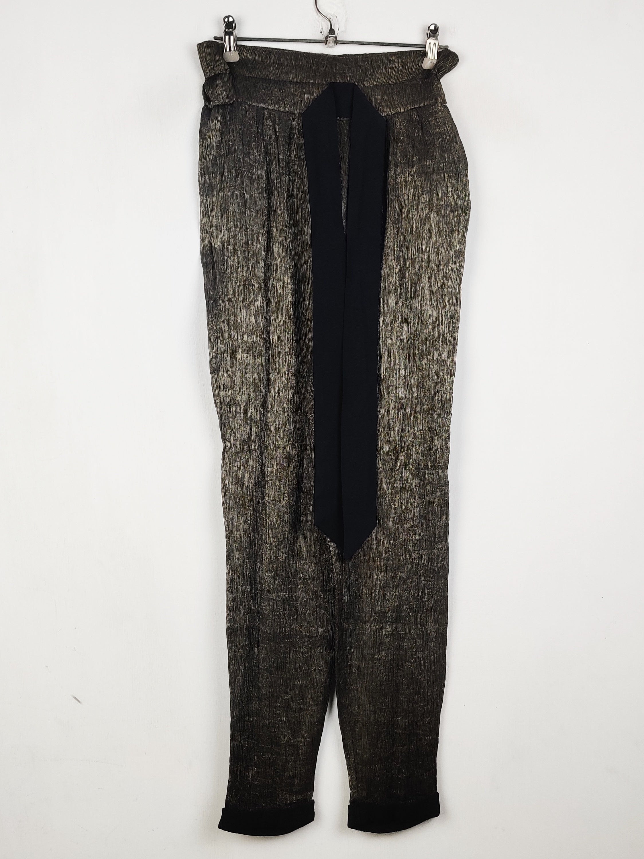 Buy online pre-used pre-loved 100% authentic & Original branded Zara (T-3585) available in Pakistan. Top international brands avilable.