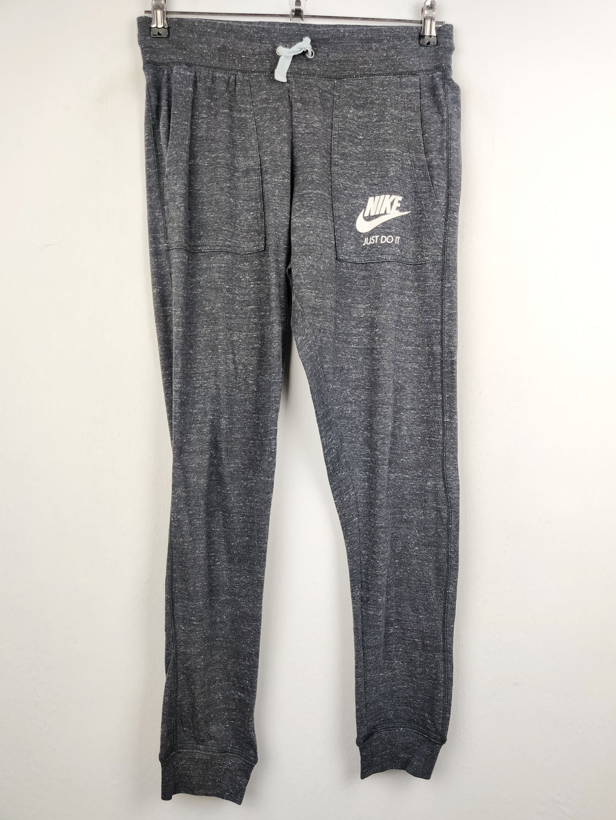 Buy online pre-used pre-loved 100% authentic & Original branded Nike (T-405) available in Pakistan. Top international brands avilable.