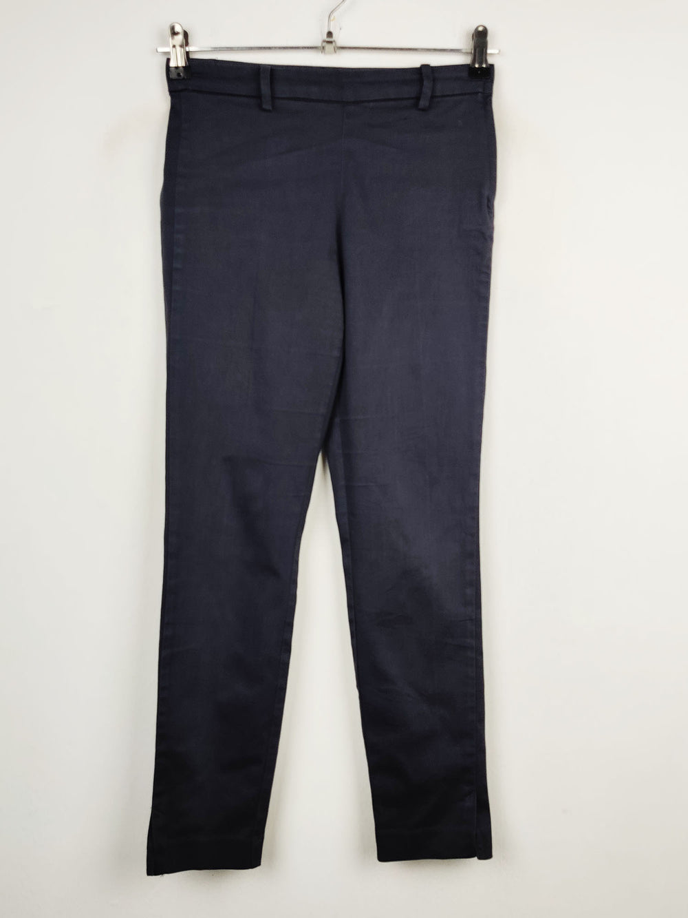 Buy online pre-used pre-loved 100% authentic & Original branded H&M (T-570) available in Pakistan. Top international brands avilable.