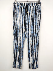 Buy online pre-used pre-loved 100% authentic & Original branded F&F (T-604) available in Pakistan. Top international brands avilable.