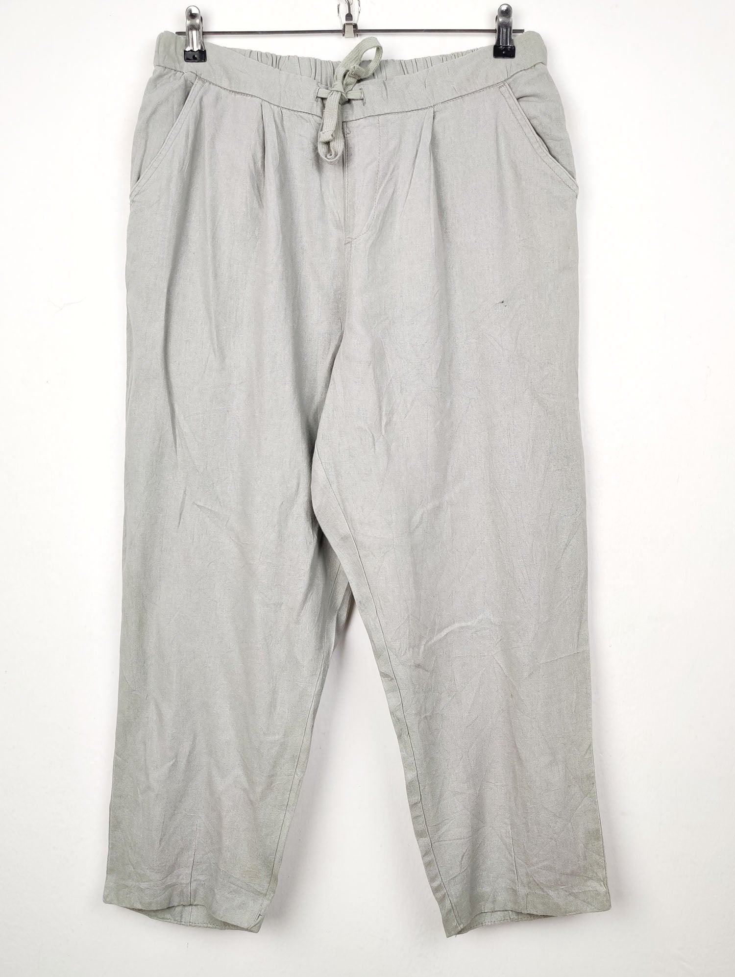 Buy online pre-used pre-loved 100% authentic & Original branded George (T-657) available in Pakistan. Top international brands avilable.