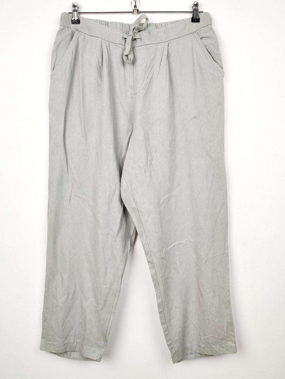 Buy online pre-used pre-loved 100% authentic & Original branded George (T-657) available in Pakistan. Top international brands avilable.