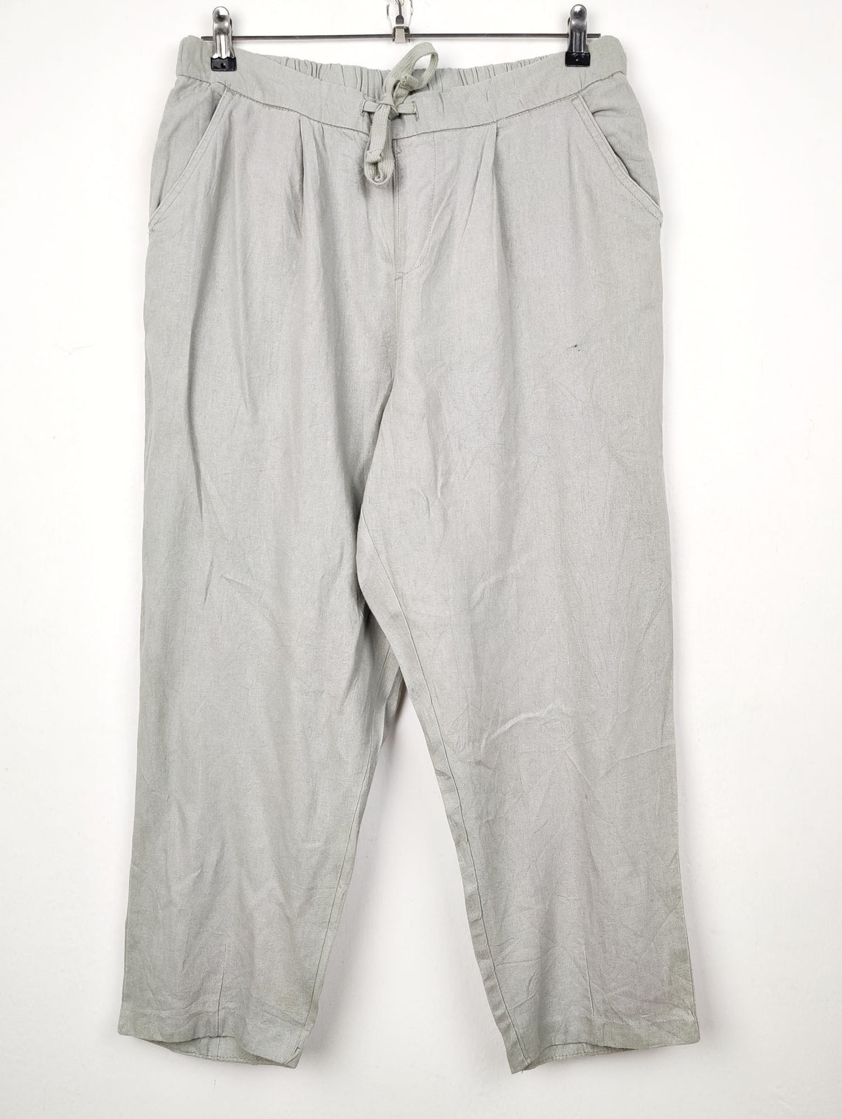 Buy online pre-used pre-loved 100% authentic & Original branded George (T-657) available in Pakistan. Top international brands avilable.