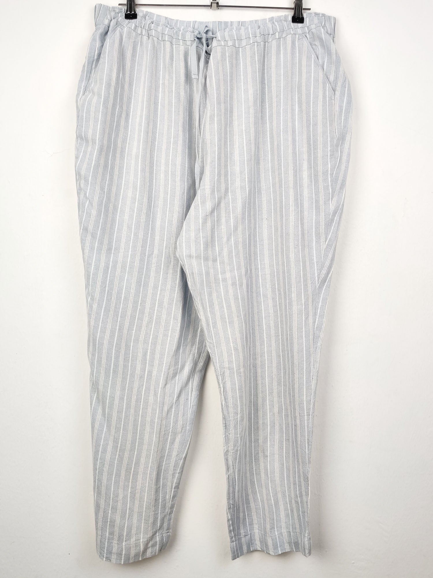 Buy online pre-used pre-loved 100% authentic & Original branded Bonmarche (T-682) available in Pakistan. Top international brands avilable.