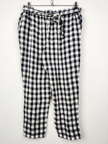 Buy online pre-used pre-loved 100% authentic & Original branded Primark (T-697) available in Pakistan. Top international brands avilable.