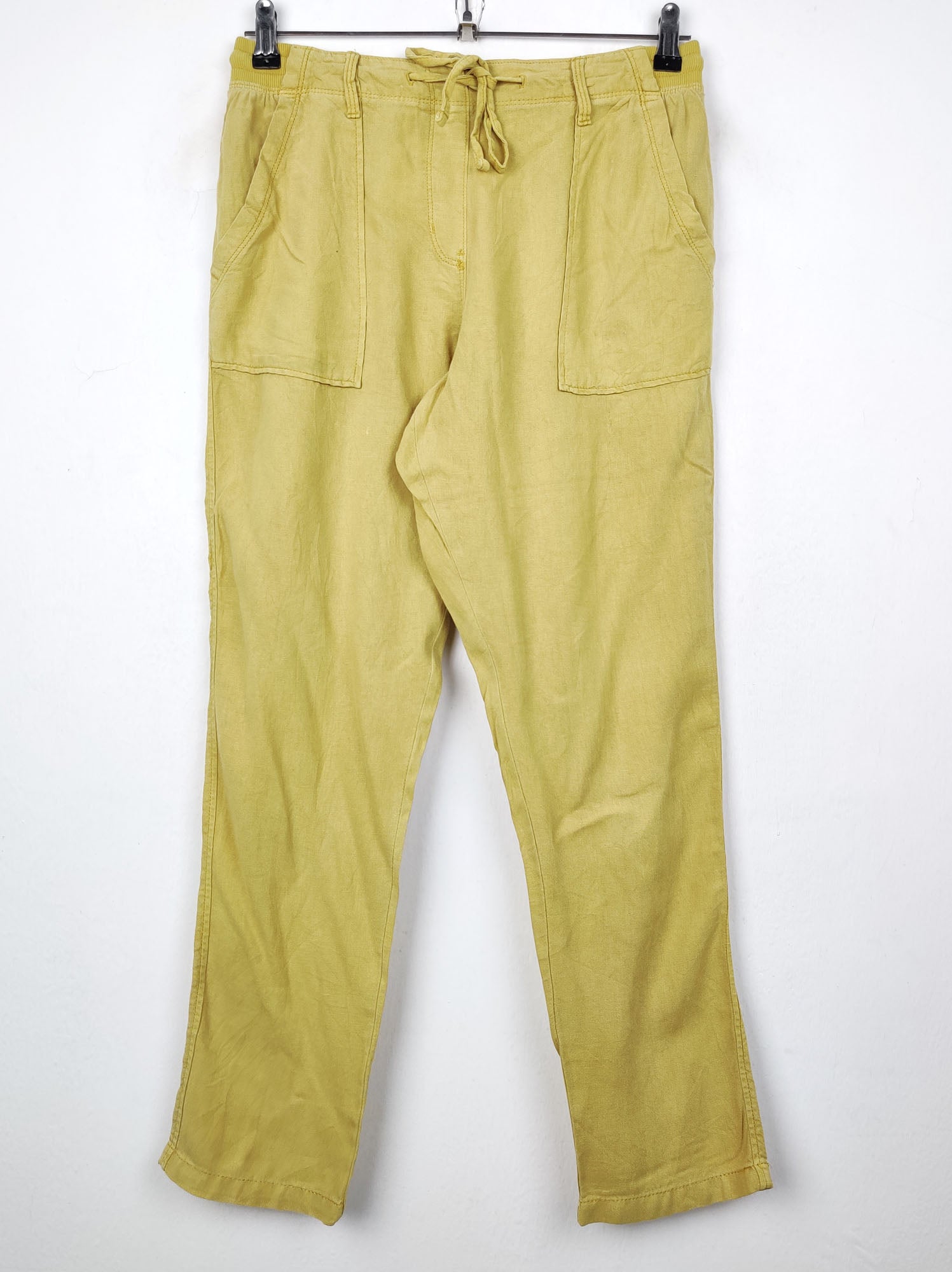Buy online pre-used pre-loved 100% authentic & Original branded Marks & Spencer (T-699) available in Pakistan. Top international brands avilable.