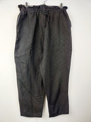 Buy online pre-used pre-loved 100% authentic & Original branded H&M (T-735) available in Pakistan. Top international brands avilable.