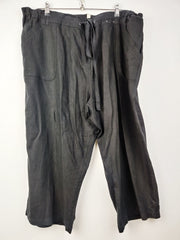 Buy online pre-used pre-loved 100% authentic & Original branded Unknown Brand (T-756) available in Pakistan. Top international brands avilable.