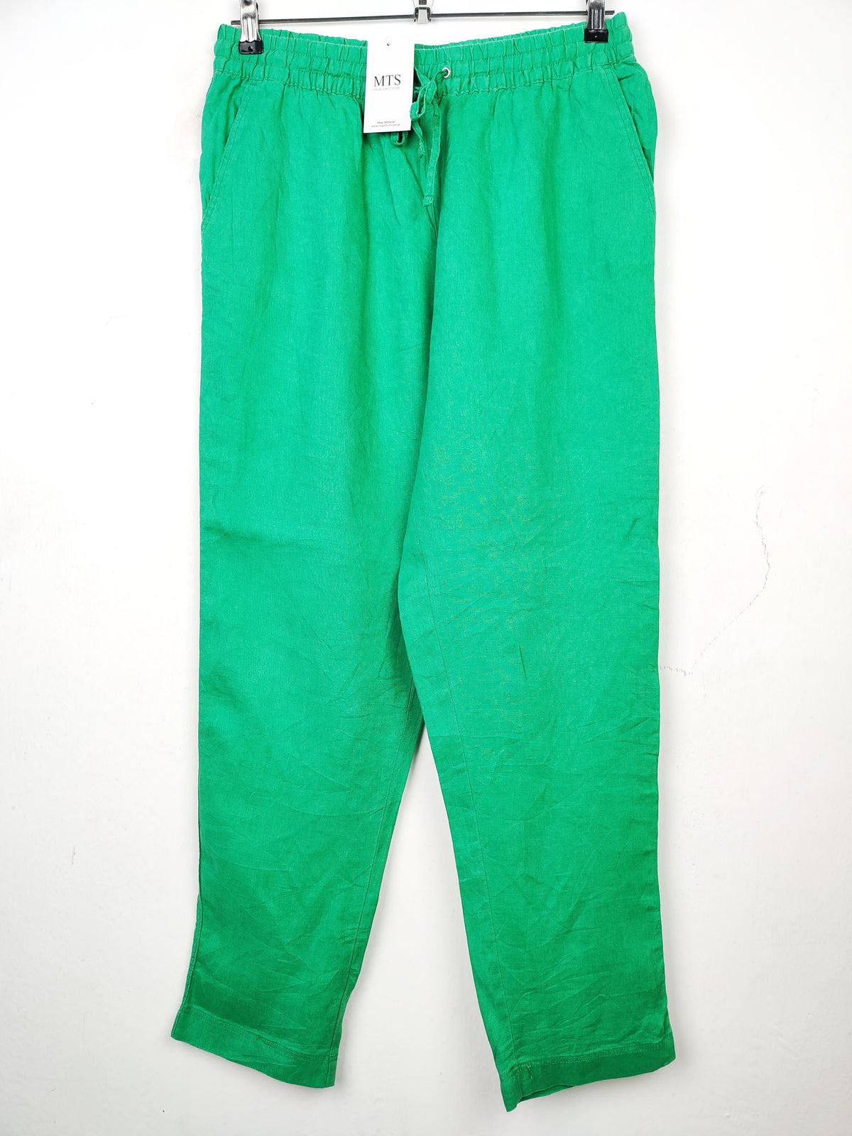 Buy online pre-used pre-loved 100% authentic & Original branded H&M (T-850) available in Pakistan. Top international brands avilable.