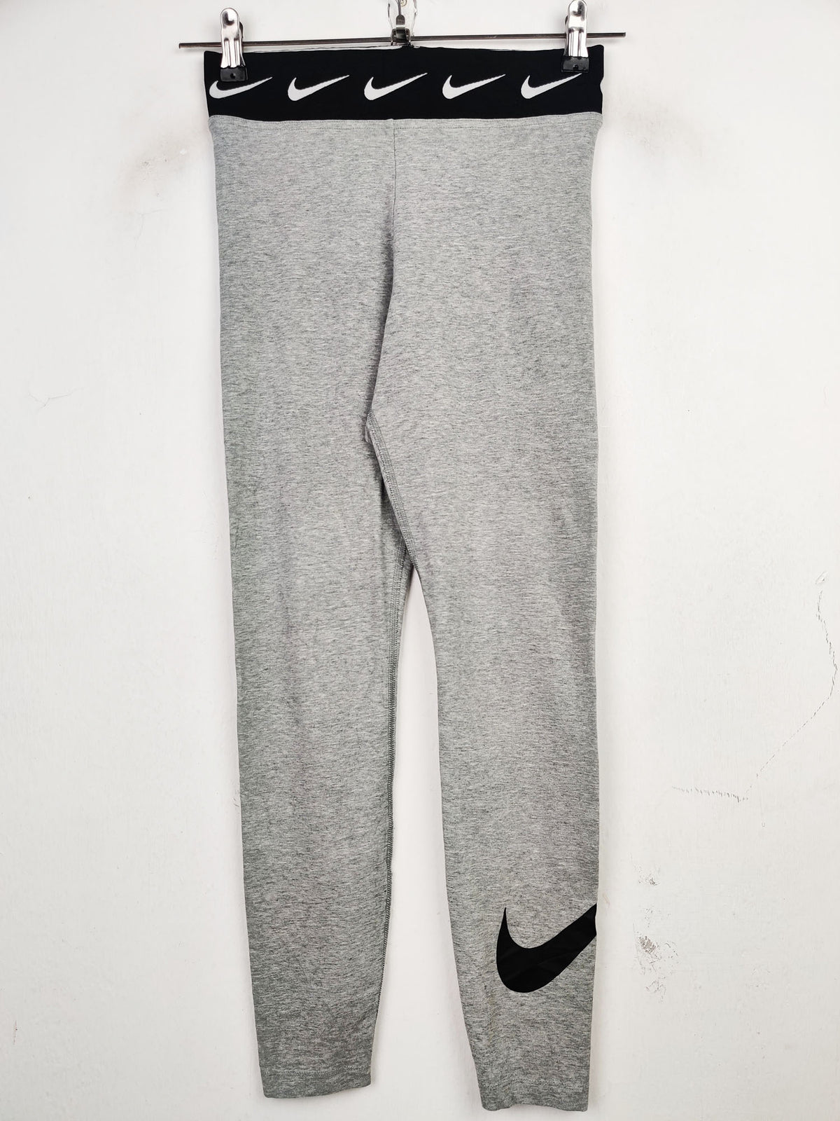 Buy online pre-used pre-loved 100% authentic & Original branded Nike (T-950) available in Pakistan. Top international brands avilable.