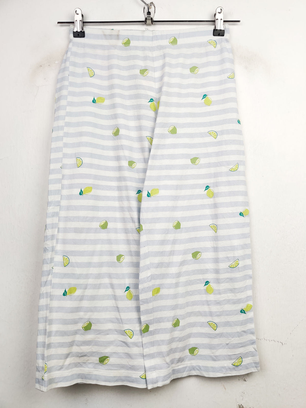 Buy online pre-used pre-loved 100% authentic & Original branded Marks & Spencer (T-974) available in Pakistan. Top international brands avilable.