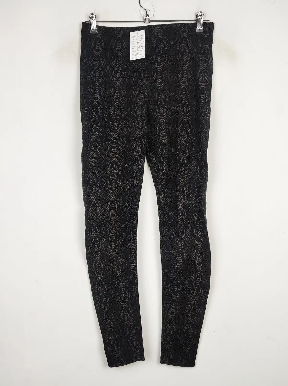 Buy online pre-used pre-loved 100% authentic & Original branded Marks & Spencer (TL-116) available in Pakistan. Top international brands avilable.