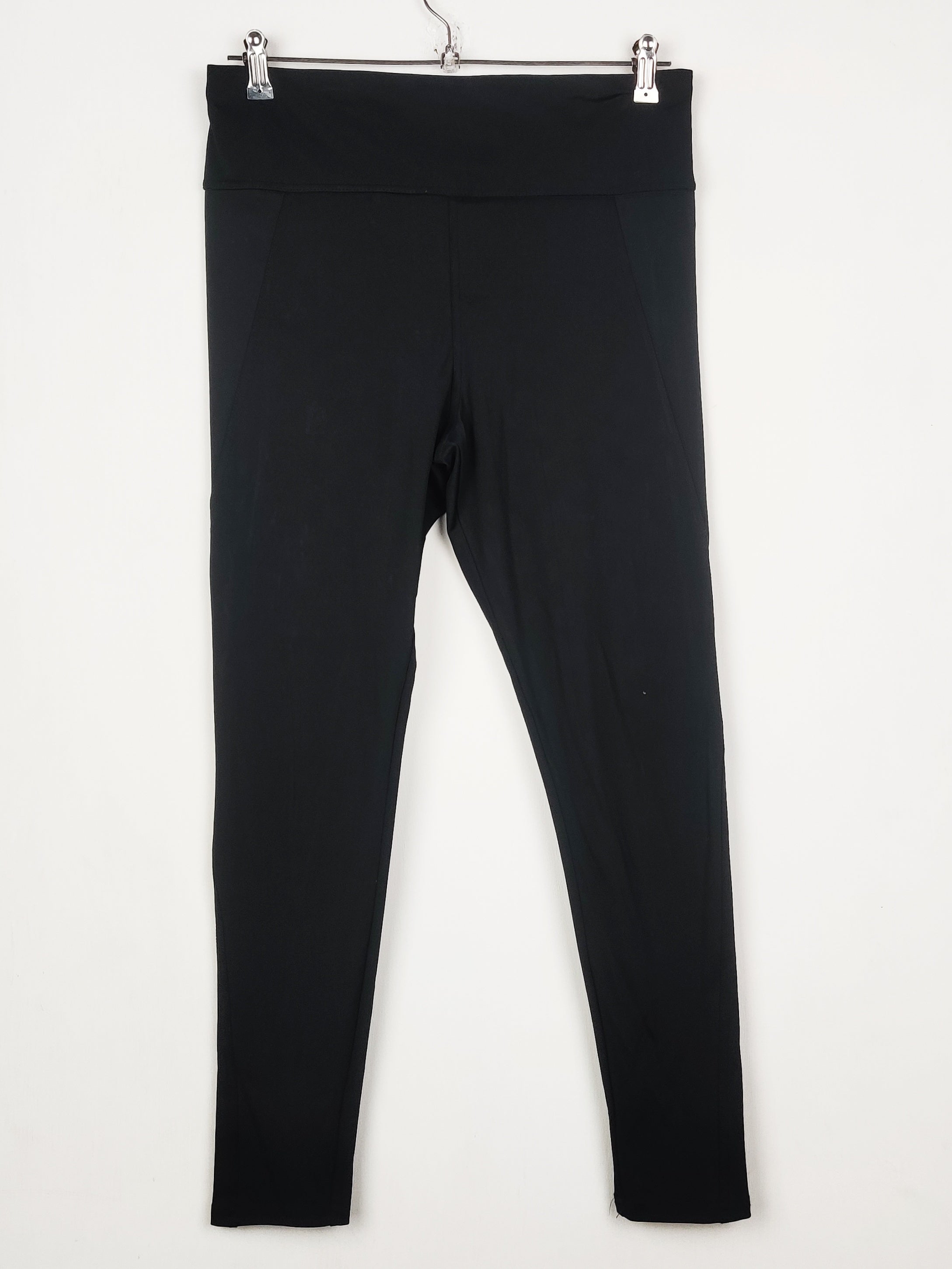 Buy online pre-used pre-loved 100% authentic & Original branded Workout (TL-1325) available in Pakistan. Top international brands avilable.