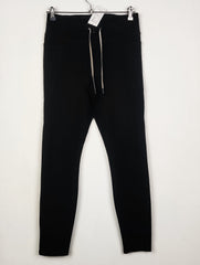 Buy online pre-used pre-loved 100% authentic & Original branded Yogalicious (TL-1335) available in Pakistan. Top international brands avilable.
