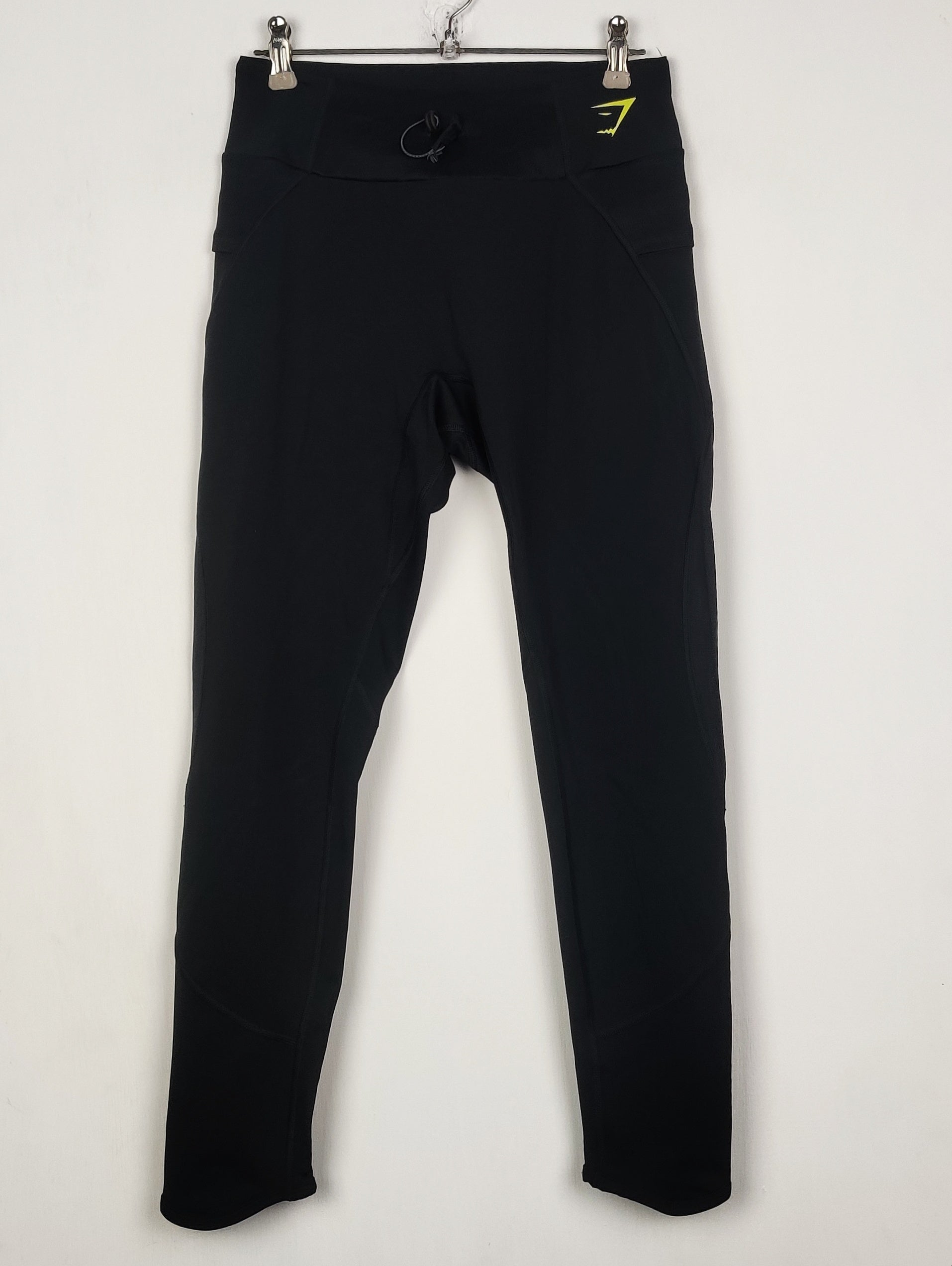 Buy online pre-used pre-loved 100% authentic & Original branded Gymshark (TL-1355) available in Pakistan. Top international brands avilable.