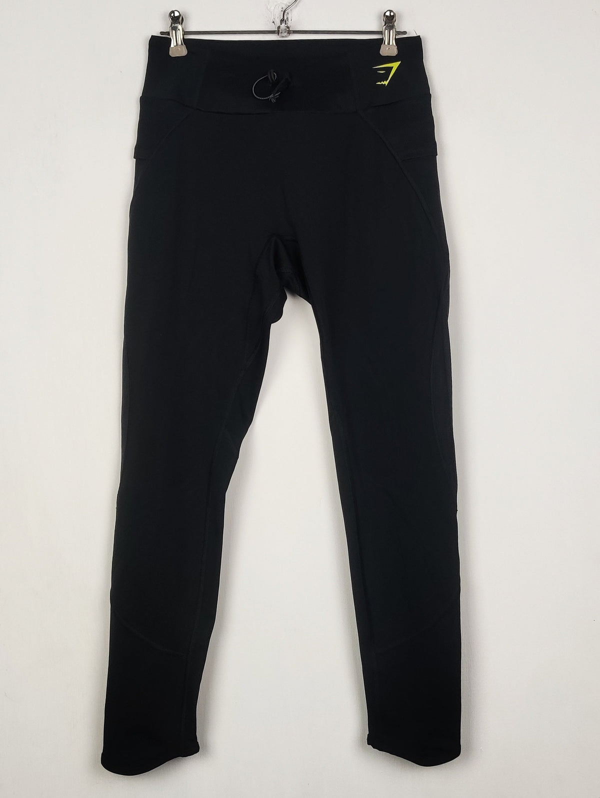 Buy online pre-used pre-loved 100% authentic & Original branded Gymshark (TL-1355) available in Pakistan. Top international brands avilable.