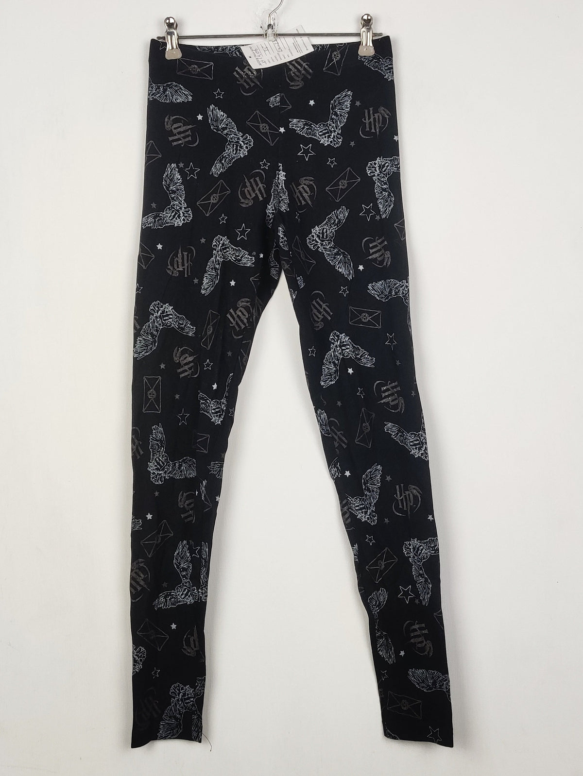 Buy online pre-used pre-loved 100% authentic & Original branded Unknown Brand (TL-1406) available in Pakistan. Top international brands avilable.