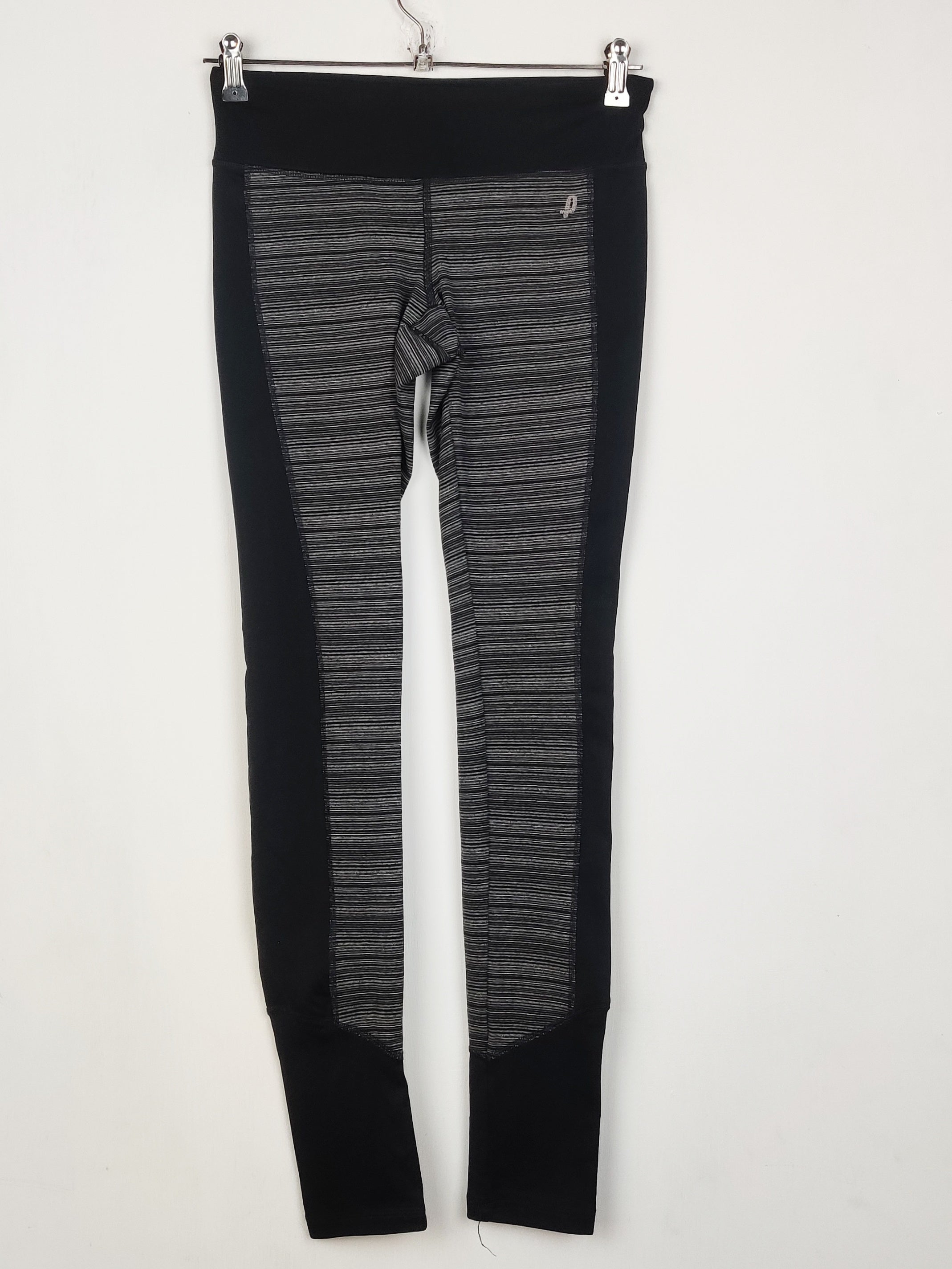 Buy online pre-used pre-loved 100% authentic & Original branded Unknown Brand (TL-1438) available in Pakistan. Top international brands avilable.